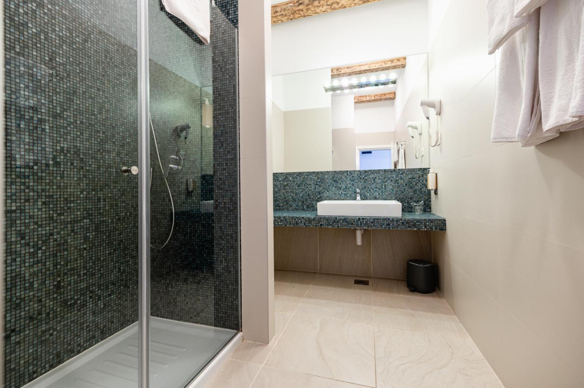 Azur Palace Luxury Rooms Split Exterior photo