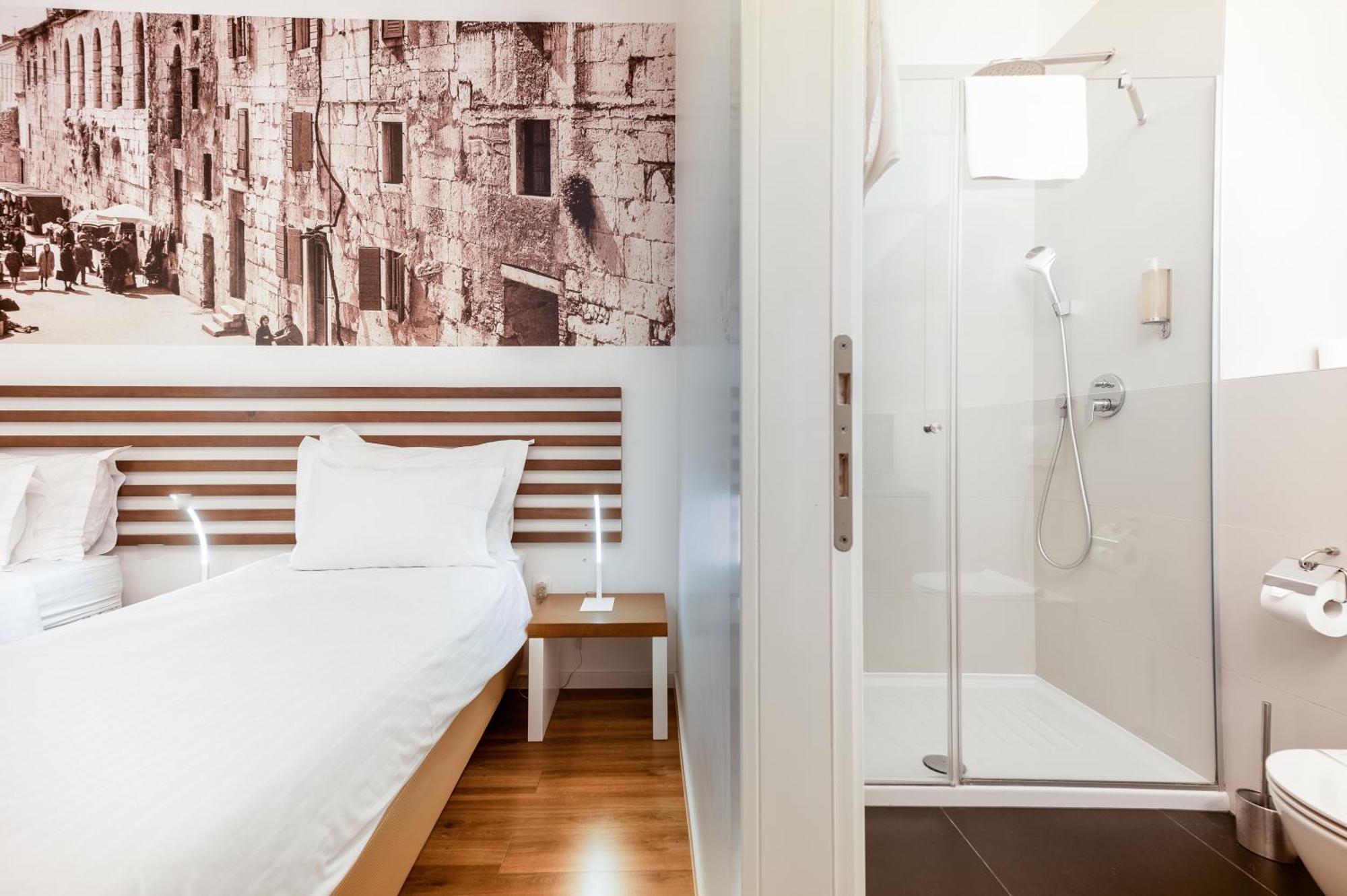 Azur Palace Luxury Rooms Split Exterior photo