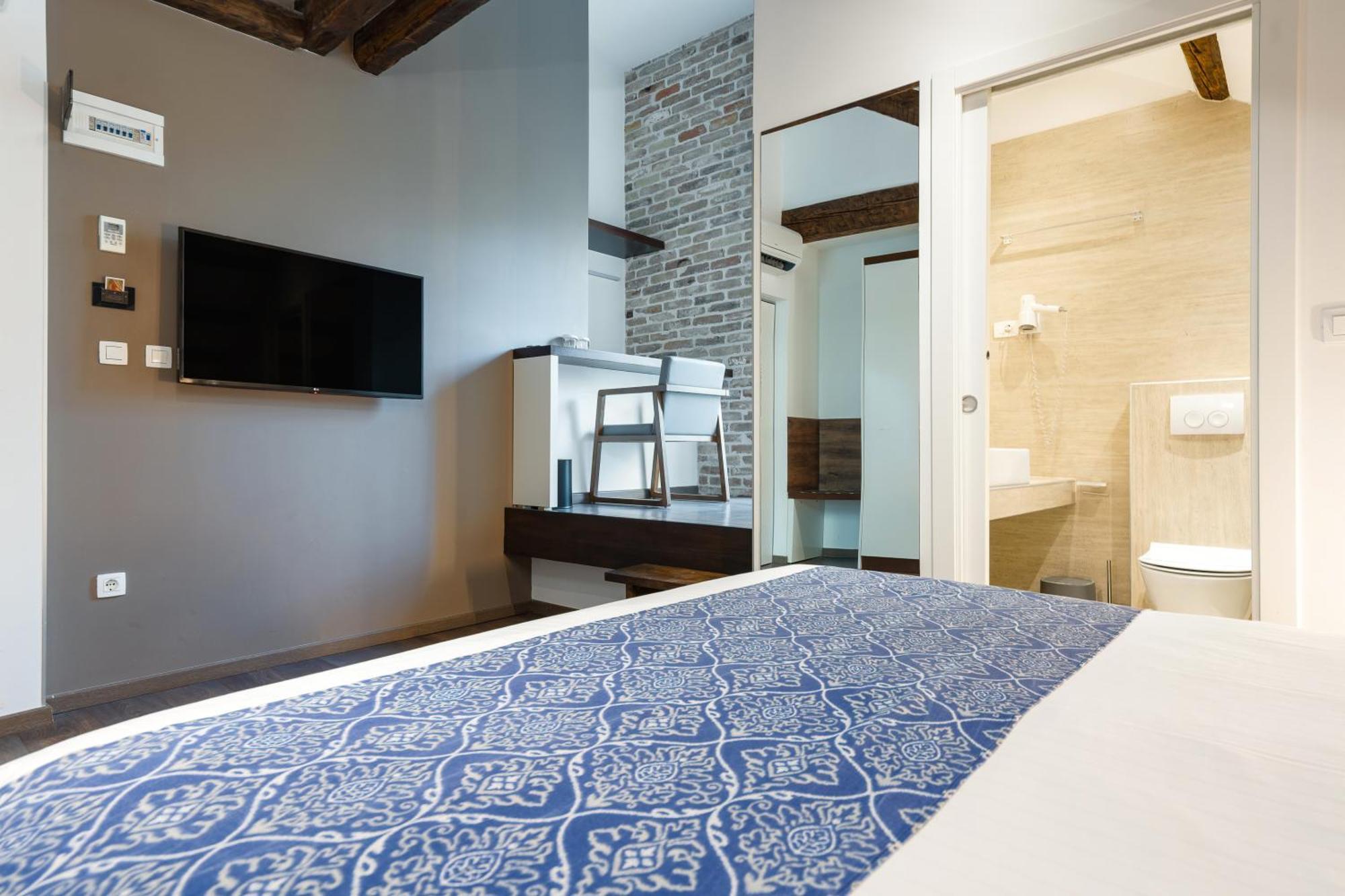 Azur Palace Luxury Rooms Split Exterior photo